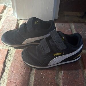 Puma Kids Black and White Velcro Sneakers Size 8C